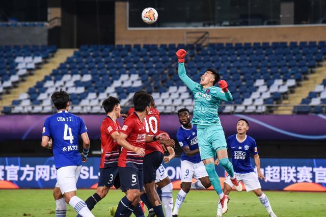 V体育官方网站-重庆队接连送走主力球员 新赛季还能成为黑马？